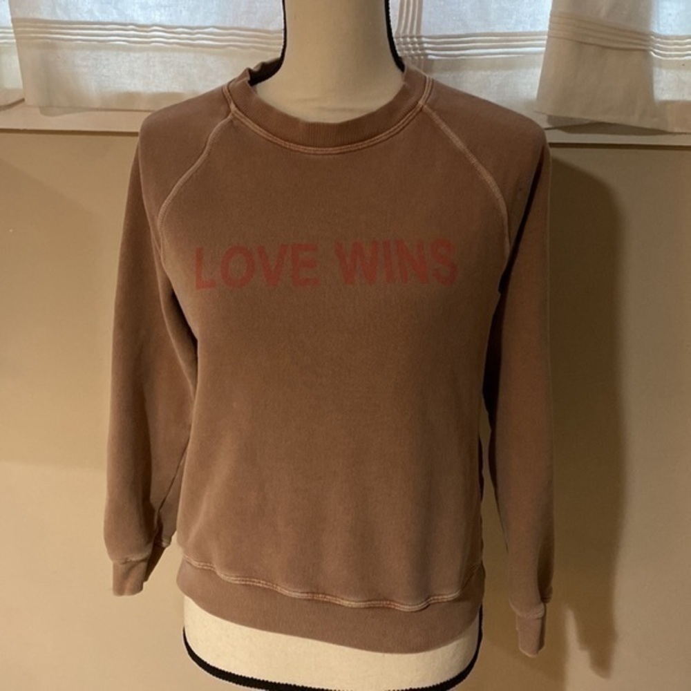 Elizabeth and James XS Love Wins crewneck VGUC - Picture 3 of 7